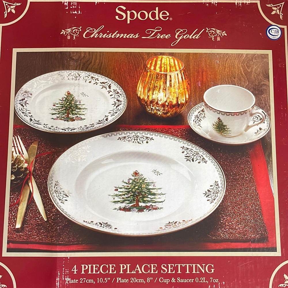 Spode Christmas tree gold 4-piece place setting